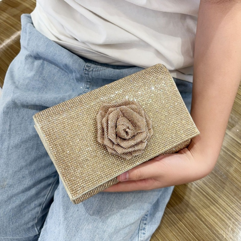 Dazzling Silver Crystal Clutch - Evening Bag Beaded recension och pris
