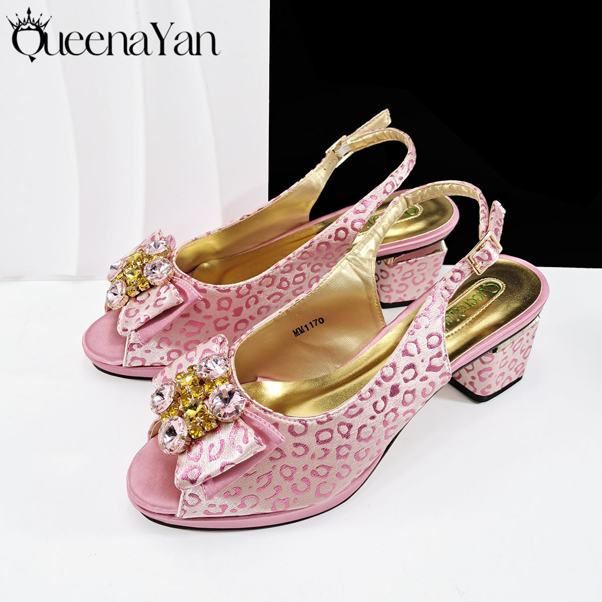 Queena Yan  2025 Shiny Italian - Women Bags And Shoes recension och pris