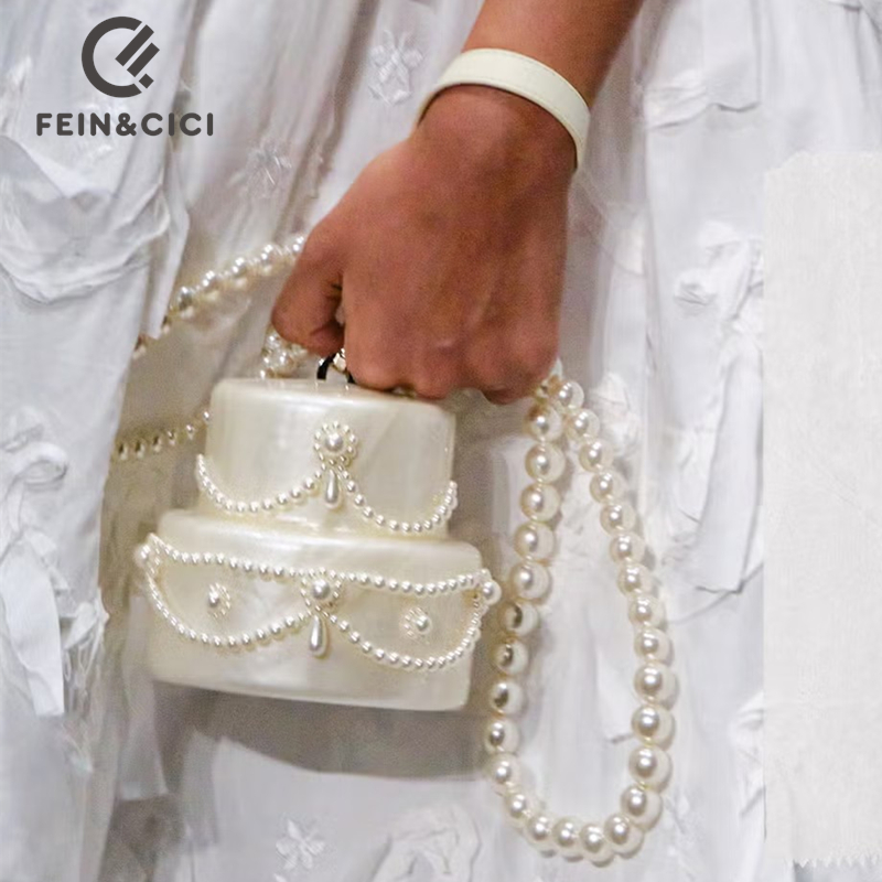 Cake shape clutch bag acrylic  - Evening Bag Beaded recension och pris